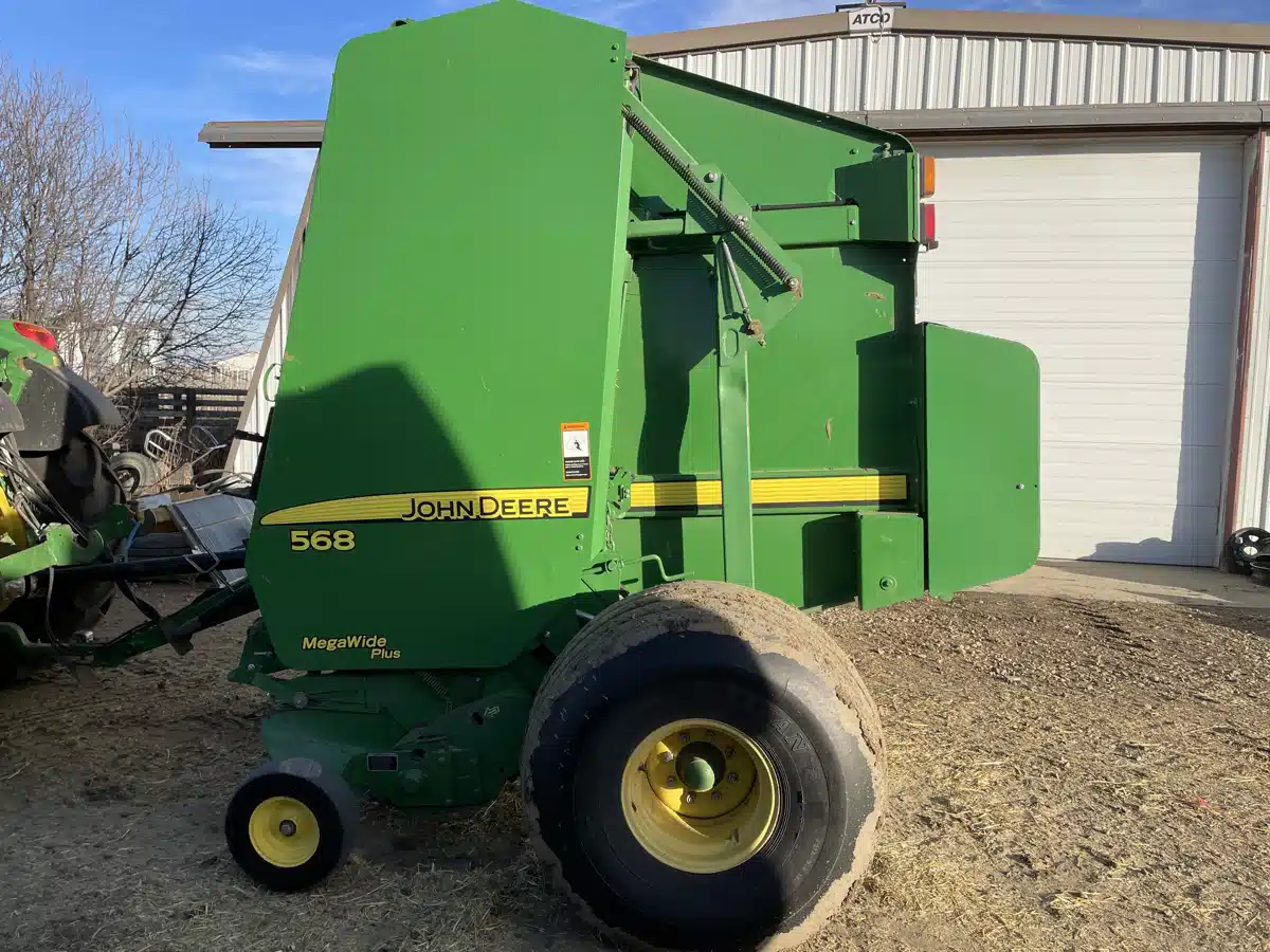 Gallery image 2 for Used 2011 John Deere 568 Round Baler