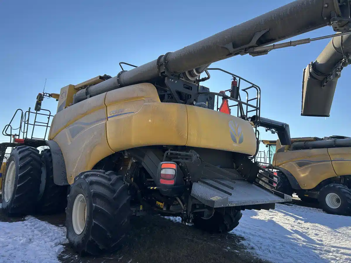 Gallery image 2 for 2024 New Holland CR9.90 Combine
