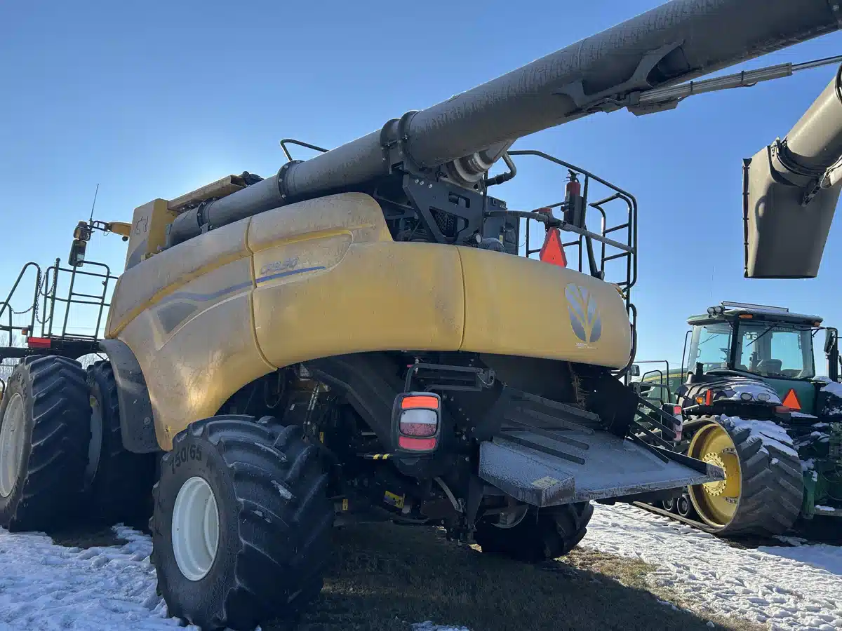 Gallery image 2 for 2024 New Holland CR9.90 Combine