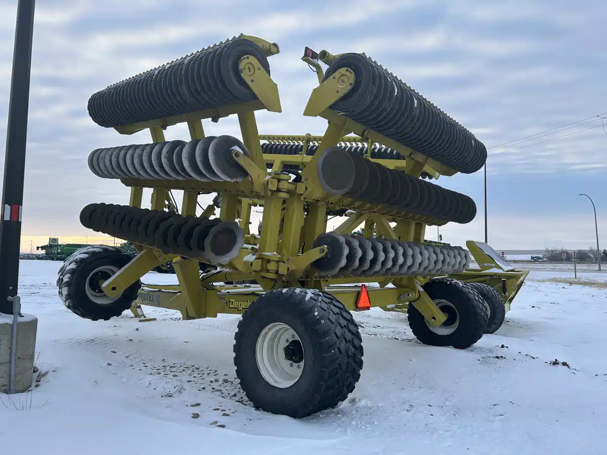 Gallery image 2 for Used 2016 Degelman PRO-TILL 40 Disc High Speed