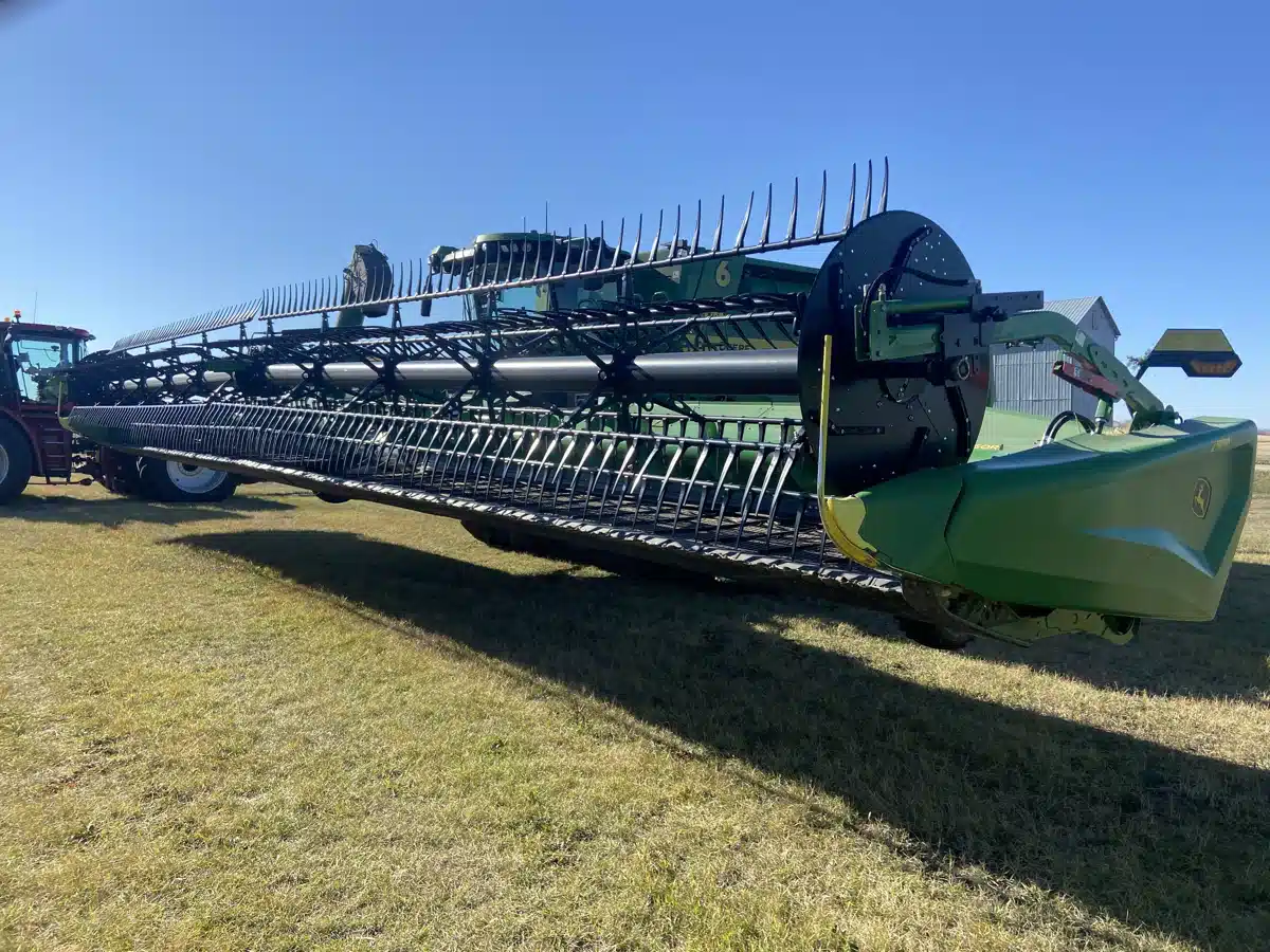 Gallery image 1 for 2024 John Deere HD50R Header - Draper