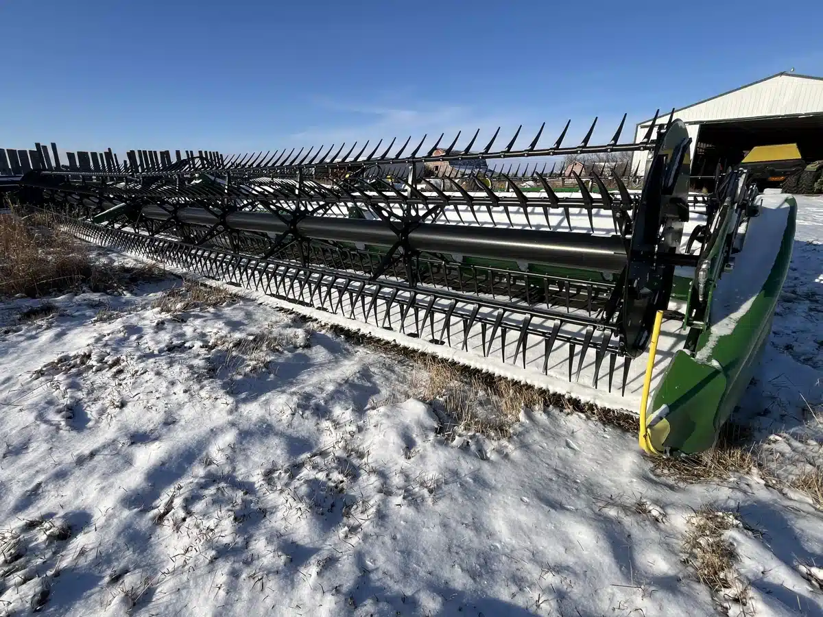 Gallery image 1 for 2024 John Deere HD50R Header - Draper