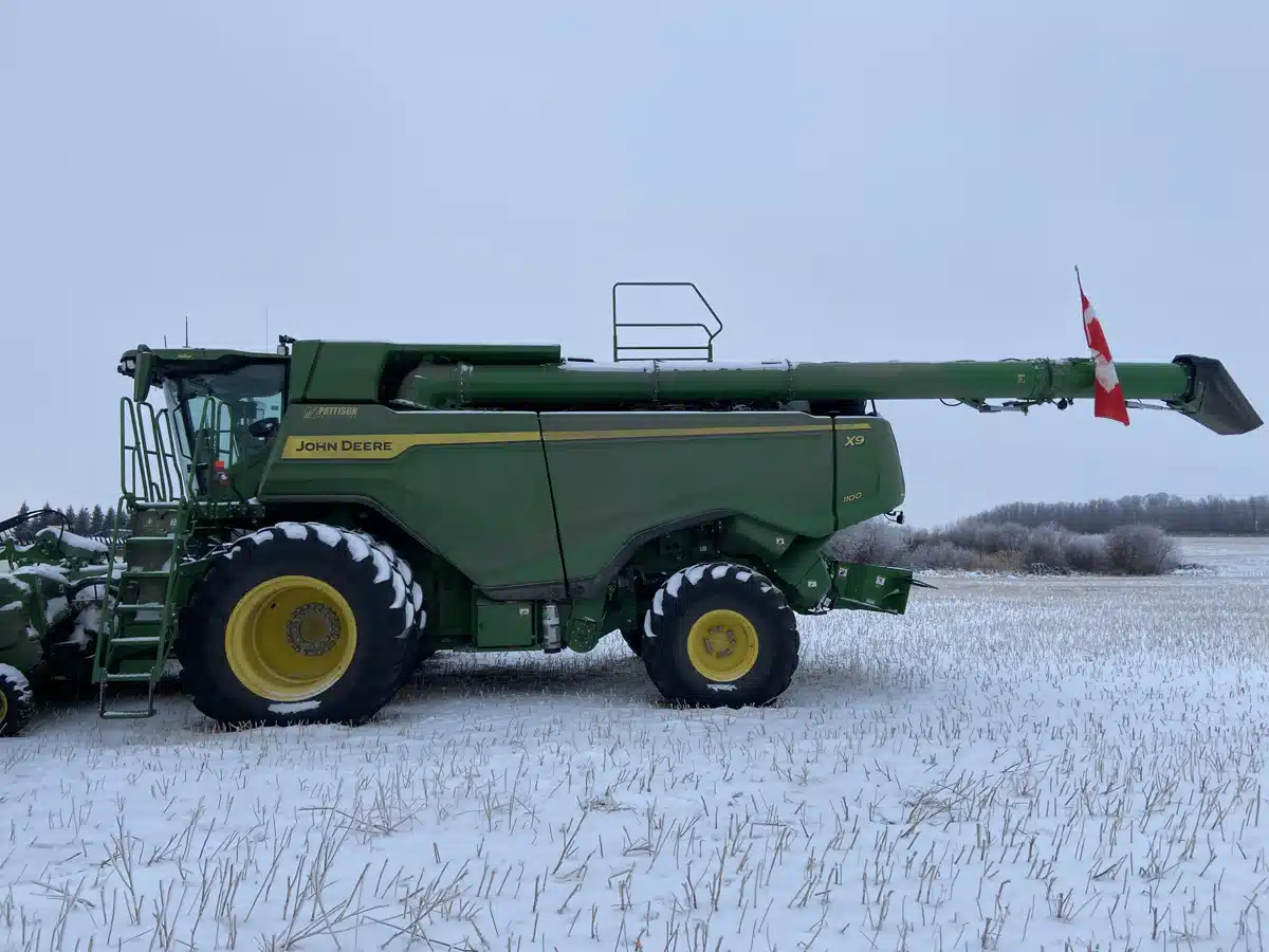 Gallery image 2 for 2024 John Deere X9 1100 Combine