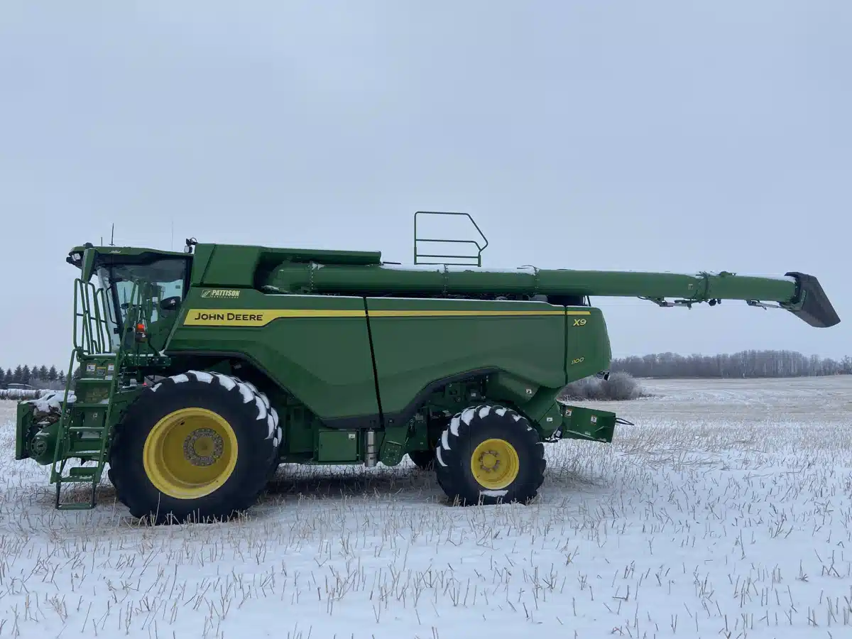 Gallery image 2 for 2024 John Deere X9 1100 Combine
