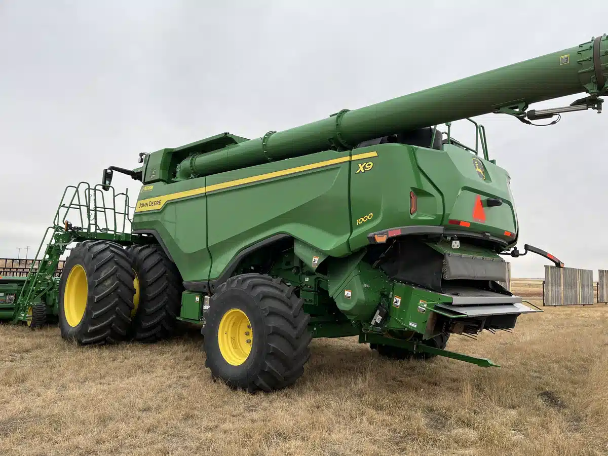 Gallery image 2 for Used 2022 John Deere X9 1000 Combine