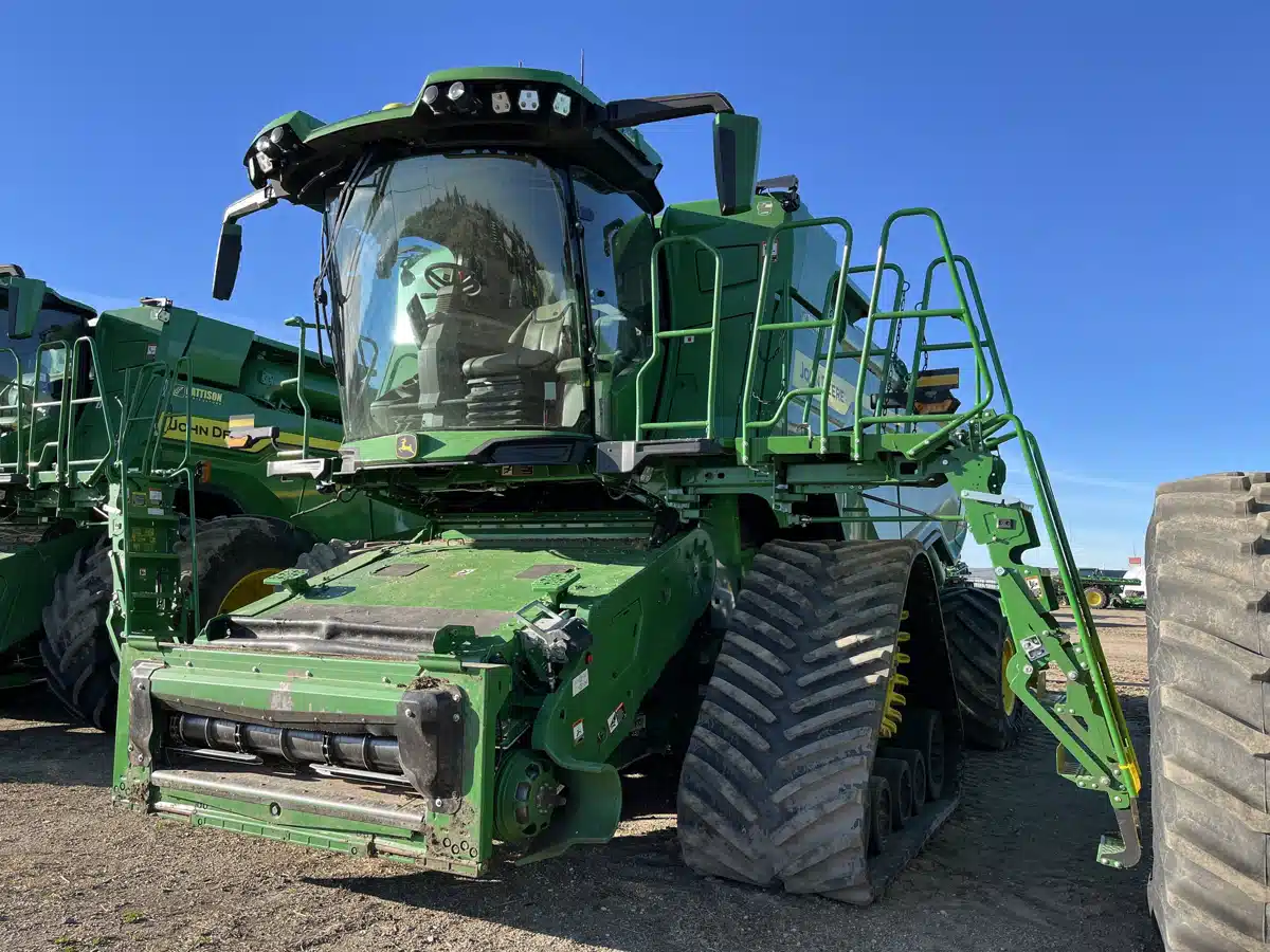 Gallery image 1 for 2024 John Deere X9 1100 Combine
