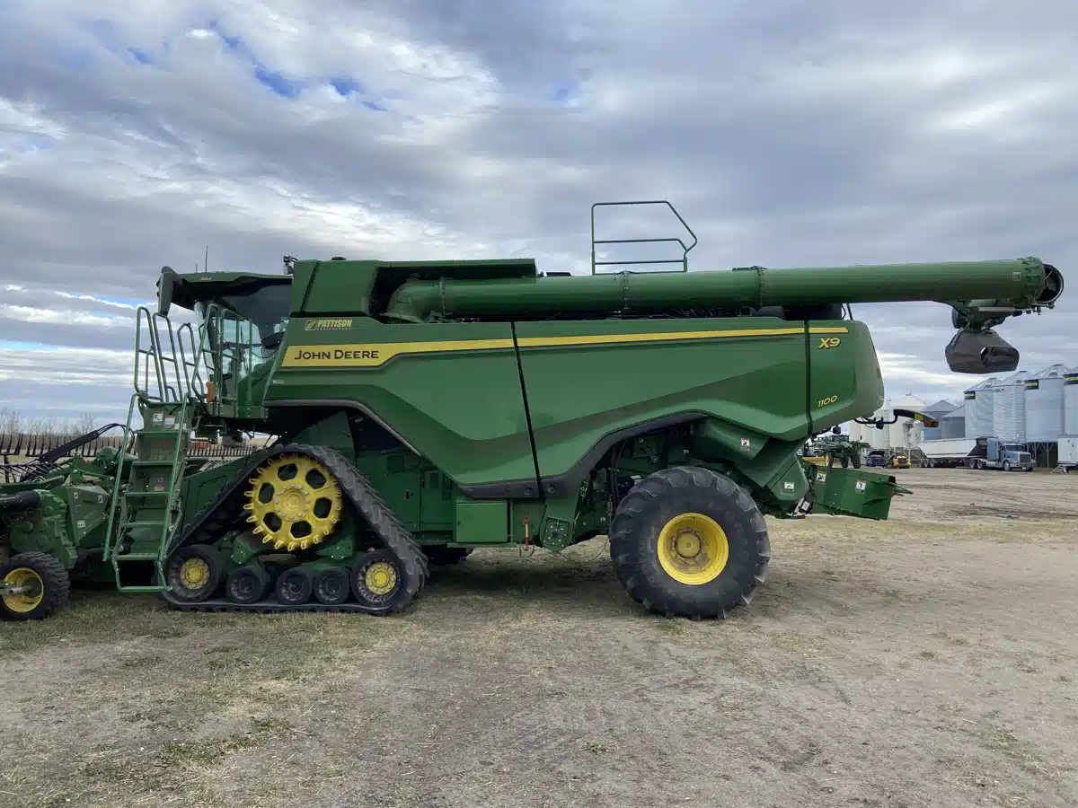Gallery image 2 for 2021 John Deere X9 1100 Combine
