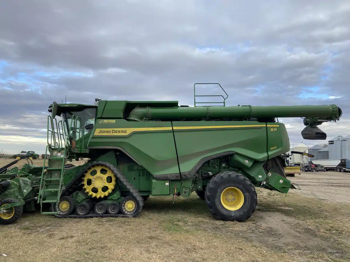 Gallery image 2 for 2021 John Deere X9 1100 Combine