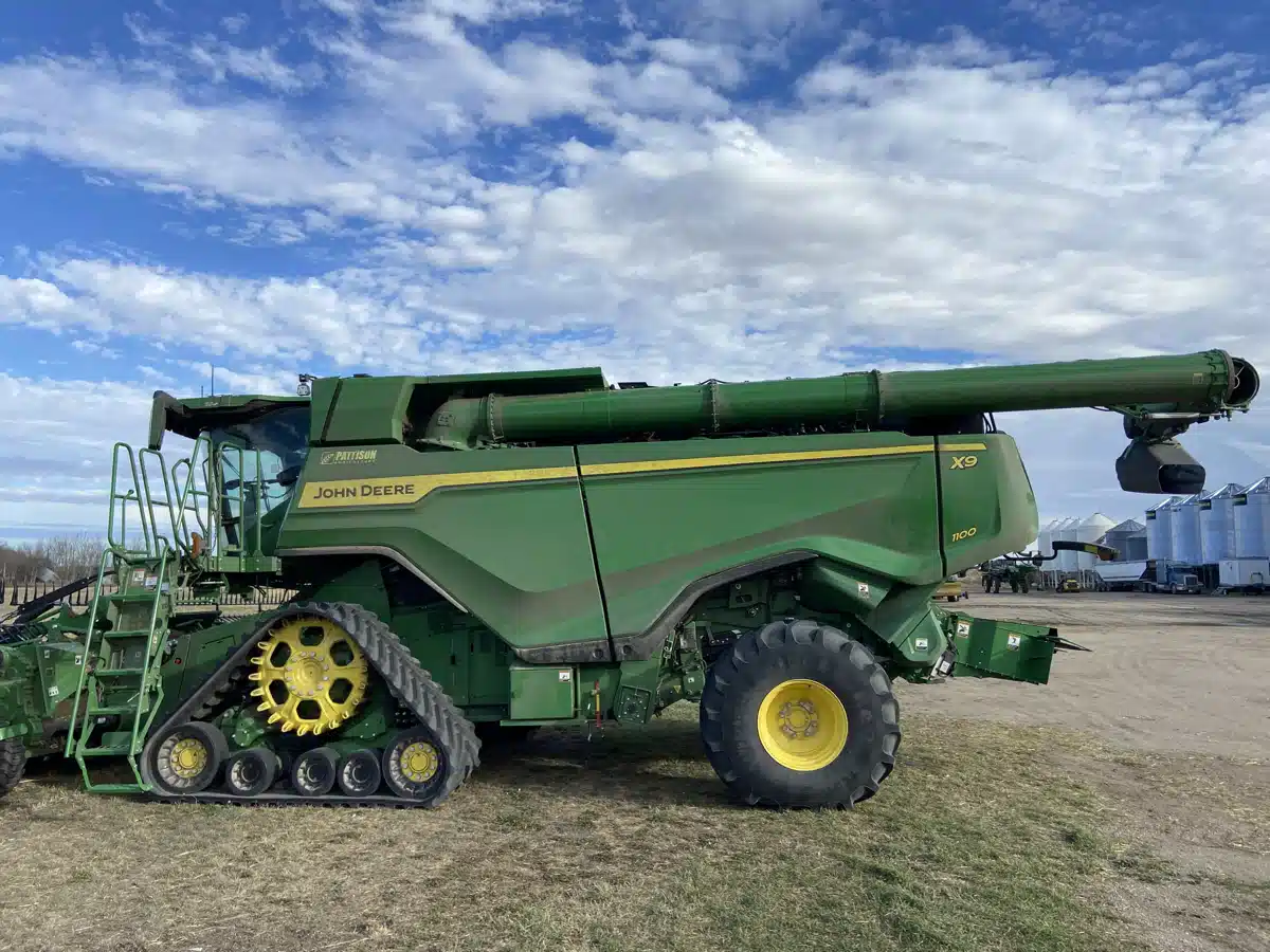 Gallery image 2 for 2021 John Deere X9 1100 Combine