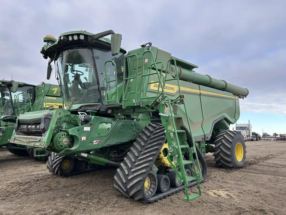 Used 2022 John Deere X9 1000 Combine