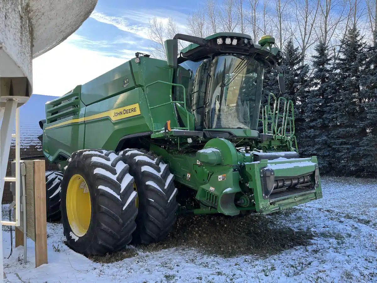 Gallery image 2 for Used 2022 John Deere X9 1000 Combine