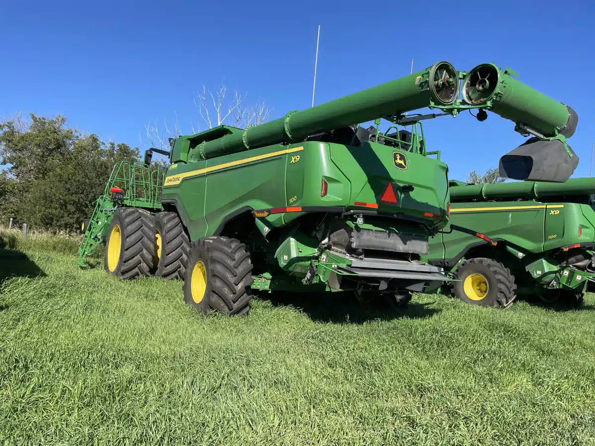 Gallery image 2 for 2023 John Deere X9 1100 Combine