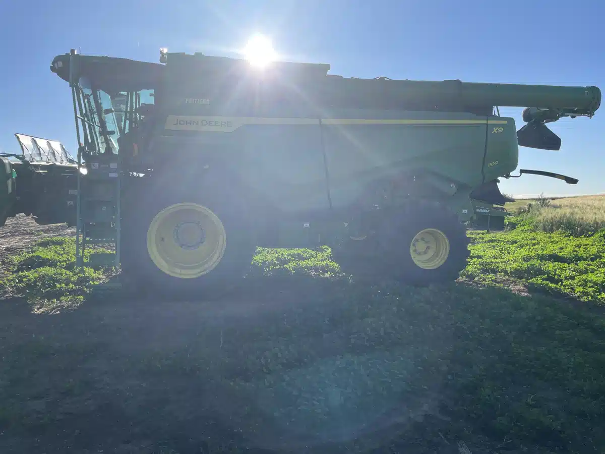 Gallery image 2 for 2023 John Deere X9 1100 Combine