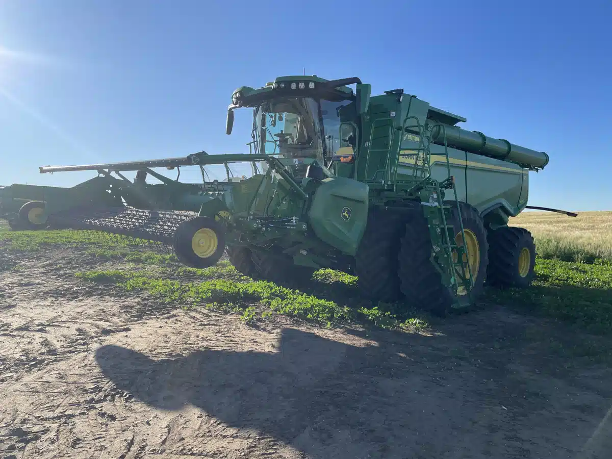 Gallery image 1 for 2023 John Deere X9 1100 Combine