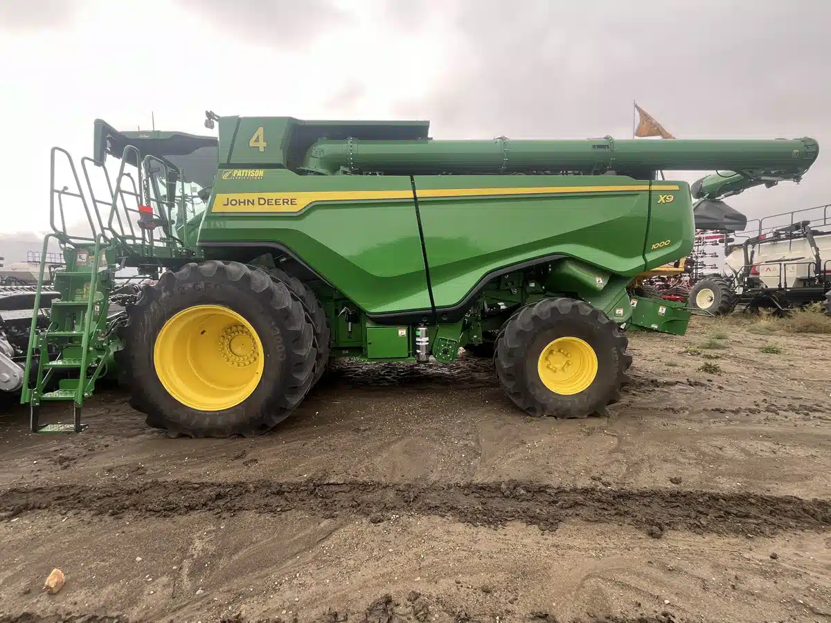 Gallery image 2 for 2024 John Deere X9 1000 Combine