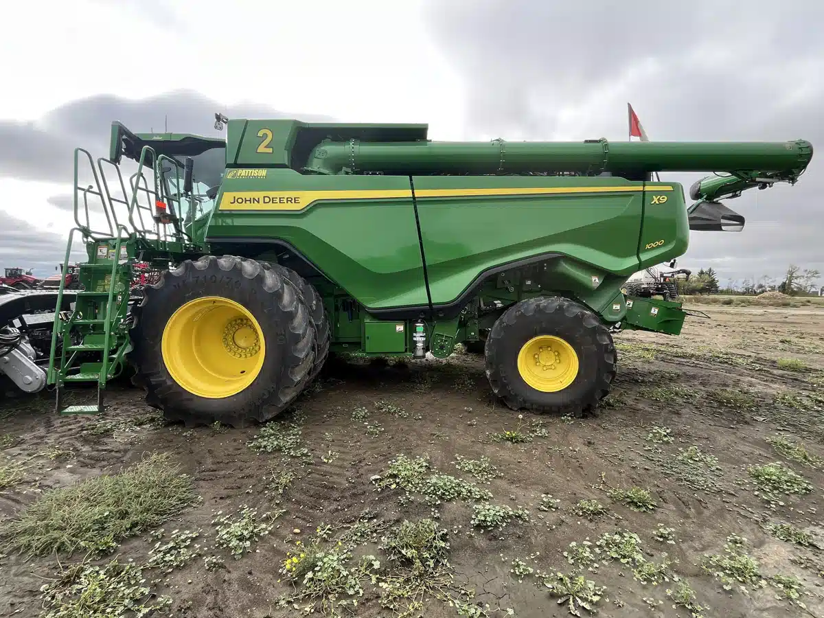 Gallery image 2 for 2024 John Deere X9 1000 Combine