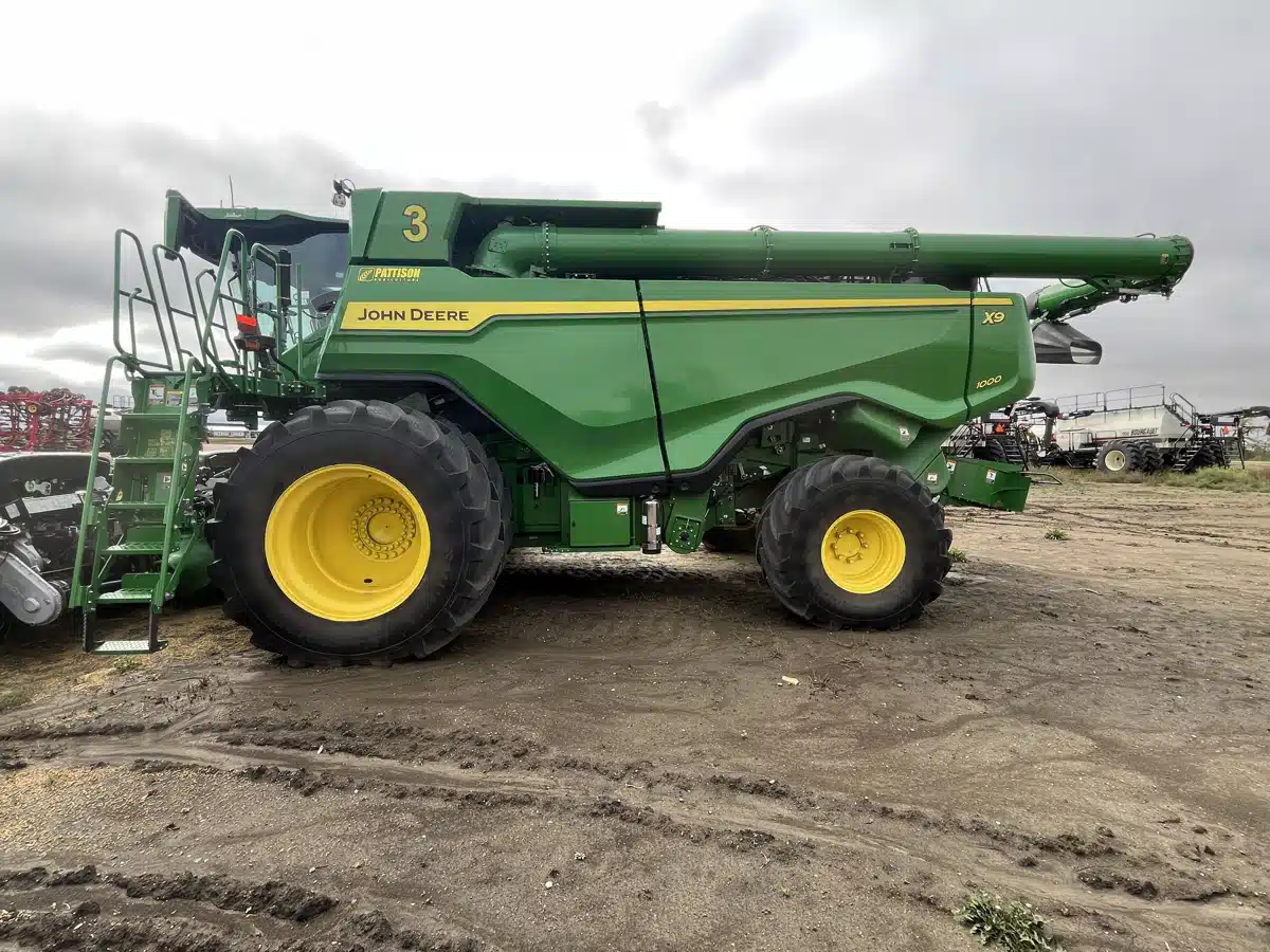 Gallery image 2 for 2024 John Deere X9 1000 Combine