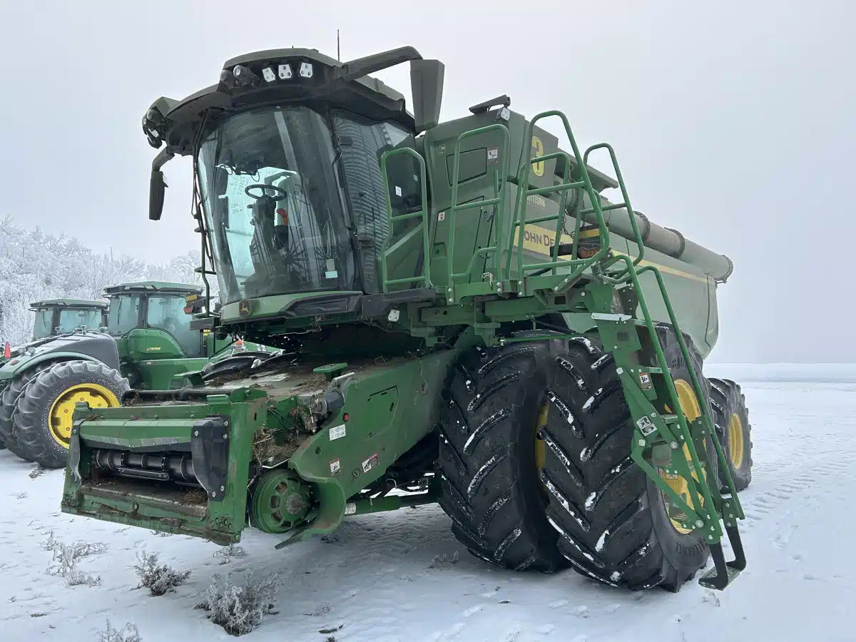 Gallery image 1 for 2024 John Deere X9 1100 Combine