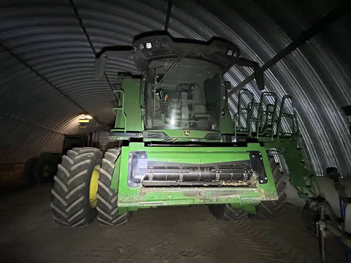 Gallery image 2 for 2024 John Deere X9 1100 Combine