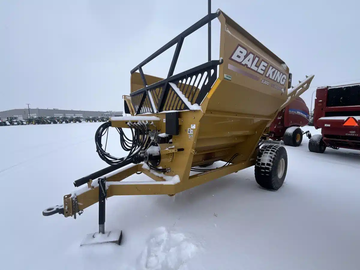 Used 2019 Bridgeview BALEKING 5300 Bale Feeder