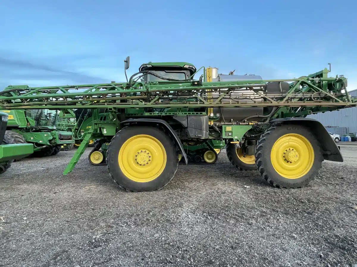 Gallery image 2 for Used 2024 John Deere 616R Sprayer - Self Propelled
