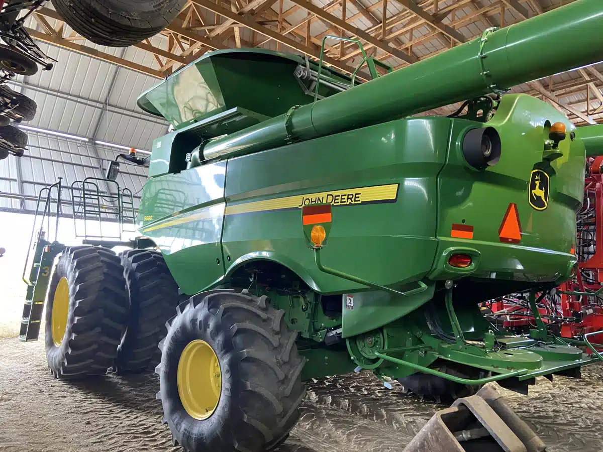 Gallery image 2 for Used 2015 John Deere S680 Combine