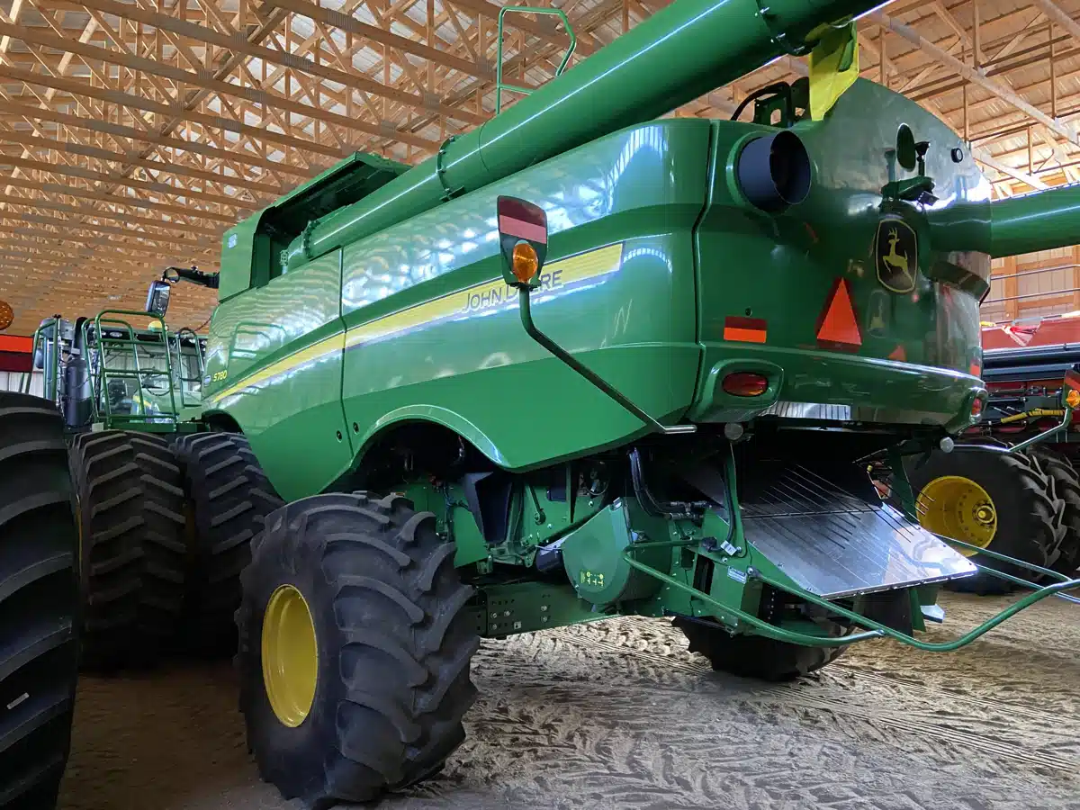 Gallery image 2 for Used 2021 John Deere S780 Combine