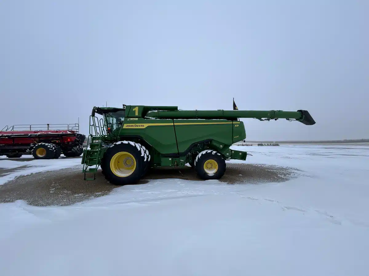 Gallery image 2 for 2024 John Deere X9 1000 Combine