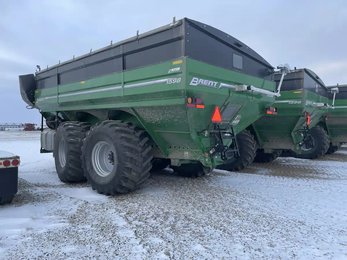 Gallery image 2 for 2025 Brent 1598 Grain Cart