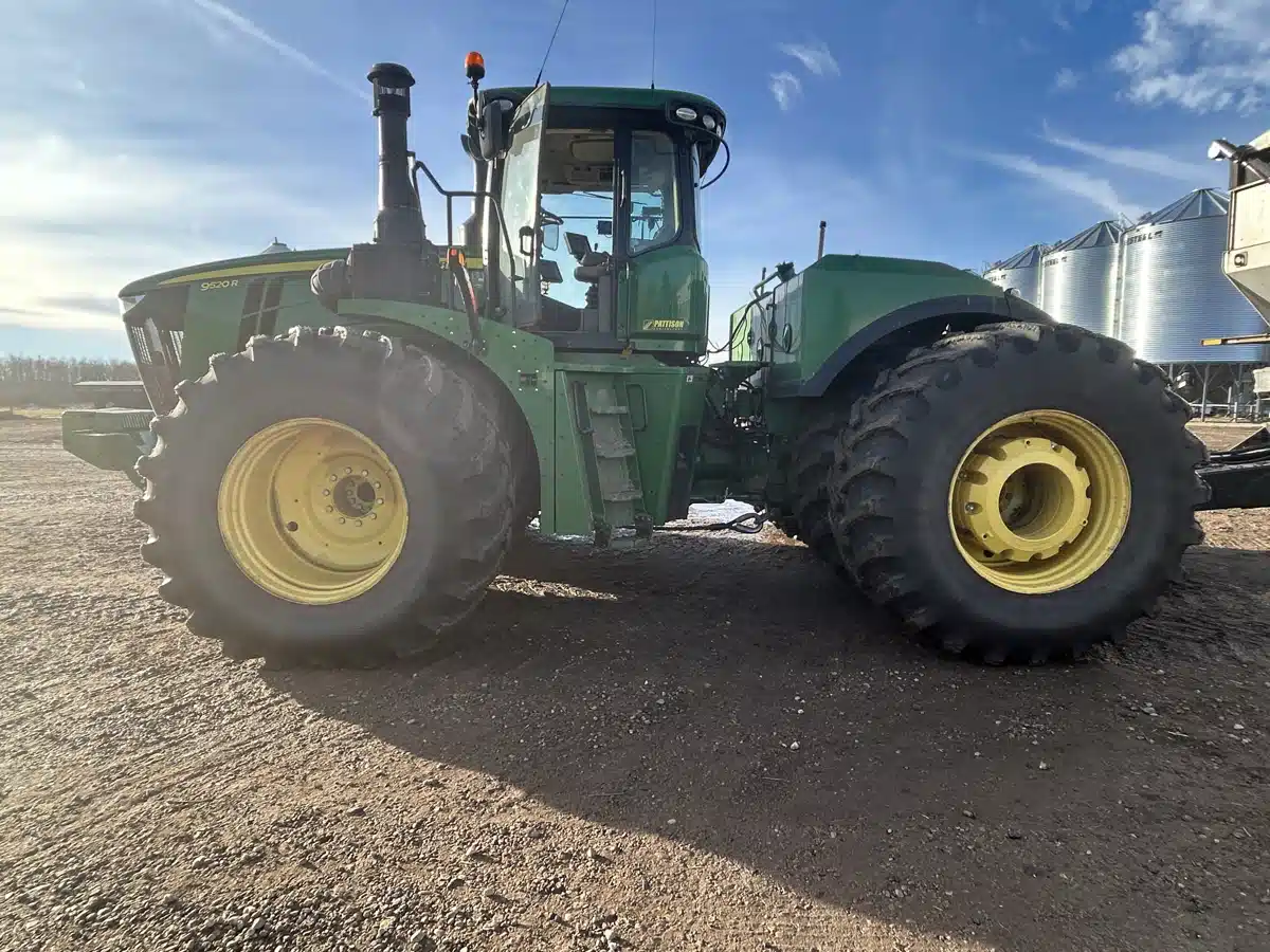 Gallery image 2 for 2015 John Deere 9520R Tractor