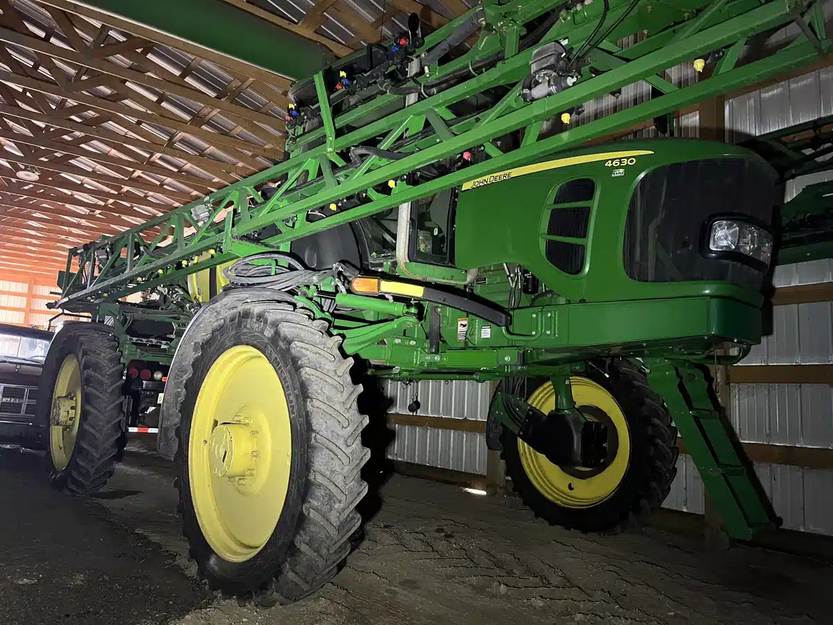 Used 2010 John Deere 4630 Sprayer - Self Propelled