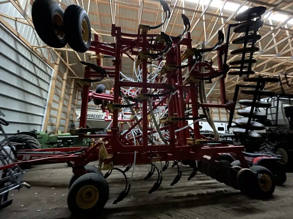 Gallery image 2 for 2010 Bourgault 5710-50 Air Drill