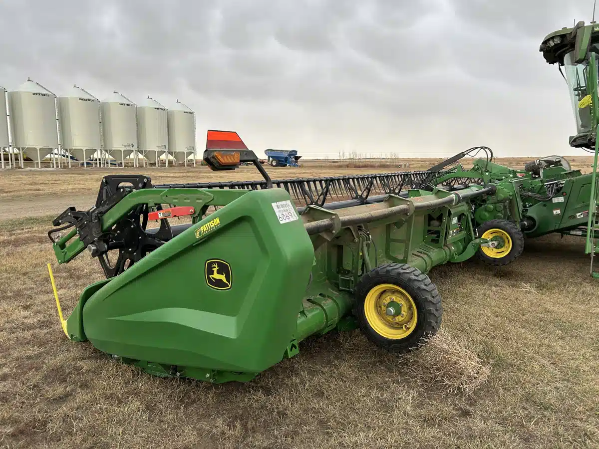 Gallery image 2 for Used 2024 John Deere HD50F Header - Flex