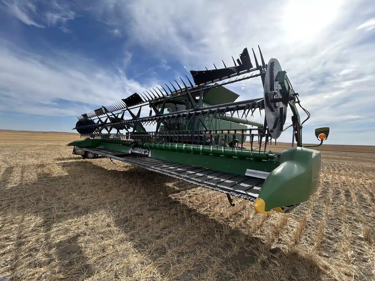 Gallery image 1 for Used 2017 John Deere 640FD Header - Draper