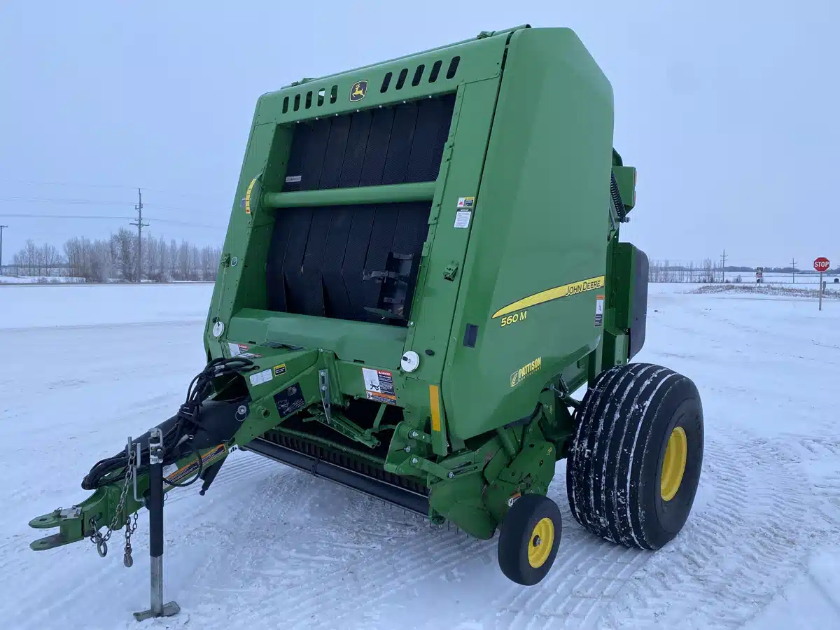 Gallery image 1 for 2018 John Deere 560M Round Baler