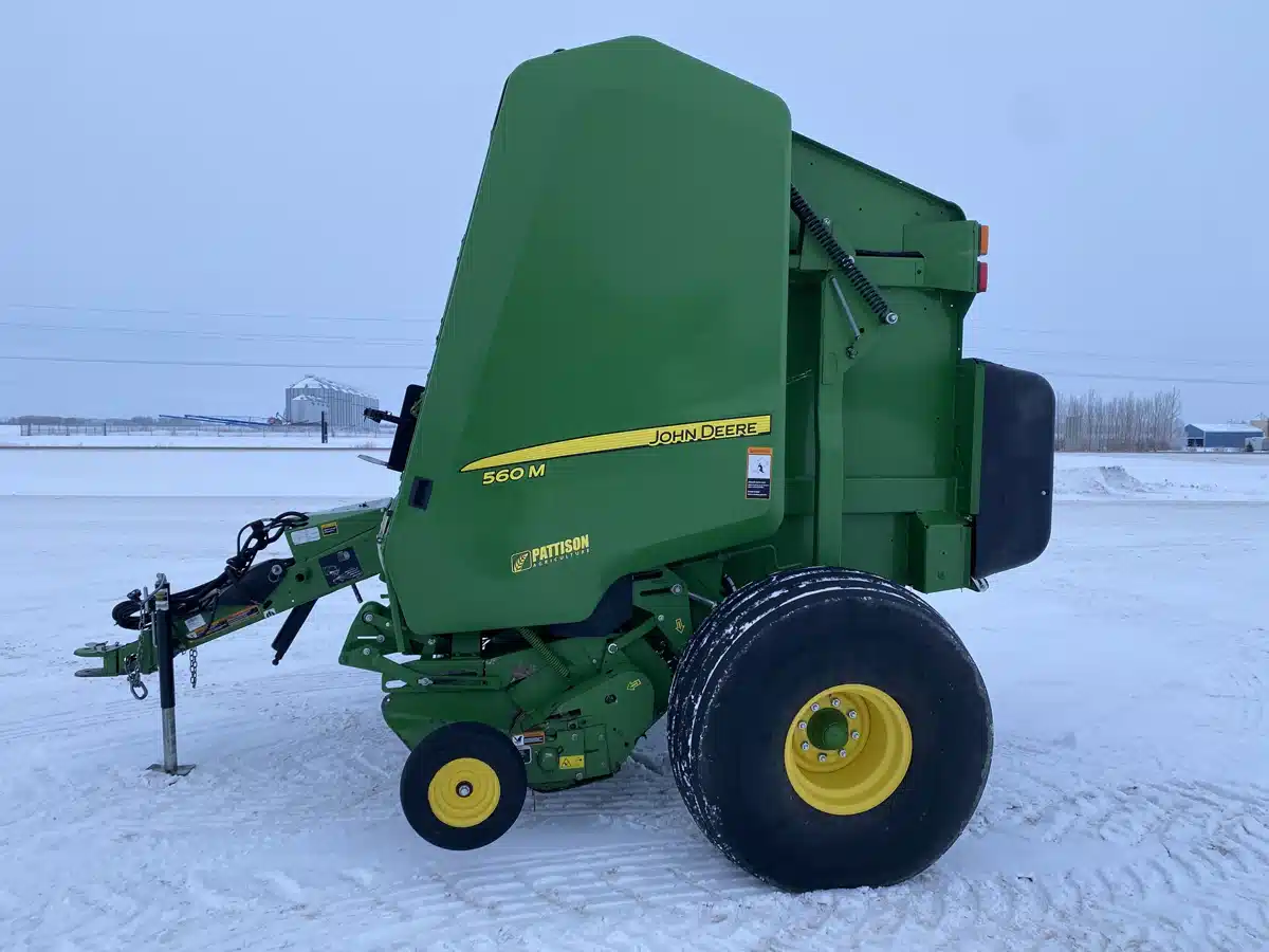 Gallery image 2 for 2018 John Deere 560M Round Baler