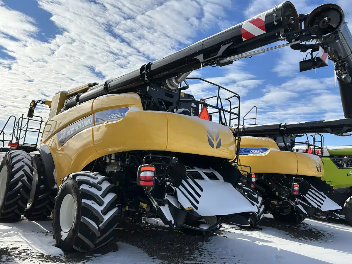 Gallery image 2 for Used 2022 New Holland CR9.90 Combine