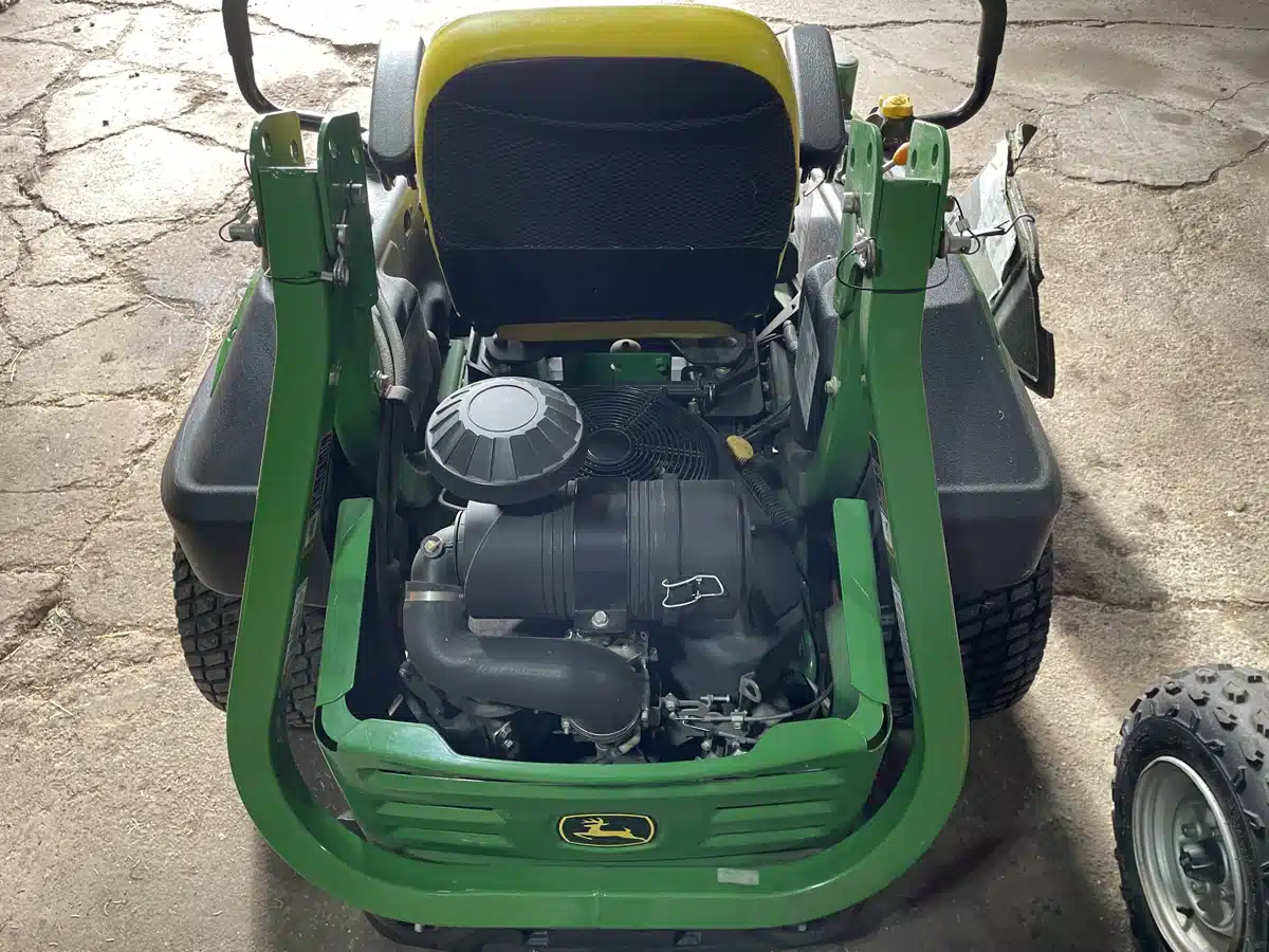 Gallery image 2 for 2013 John Deere Z930M Mower - Zero Turn