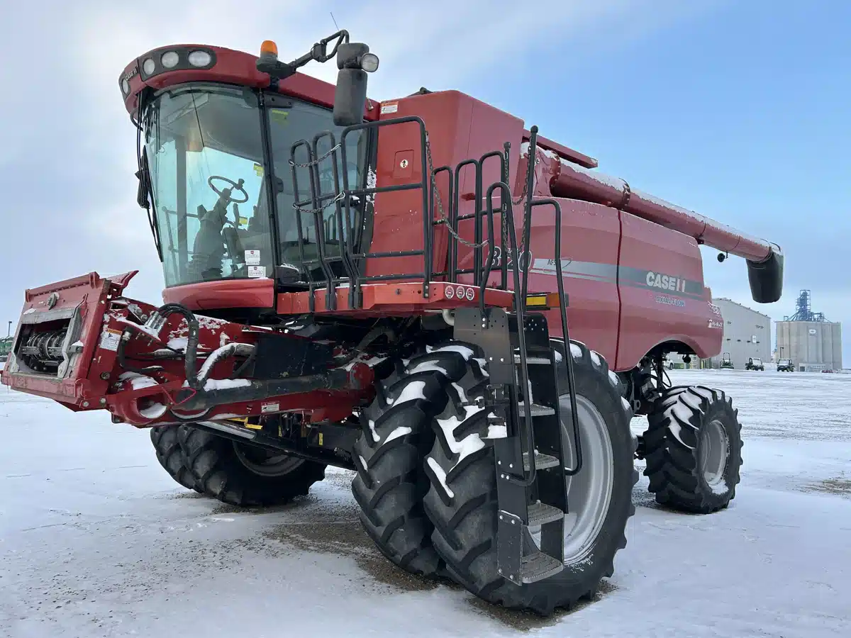 Used 2011 Case IH 8120 Combine