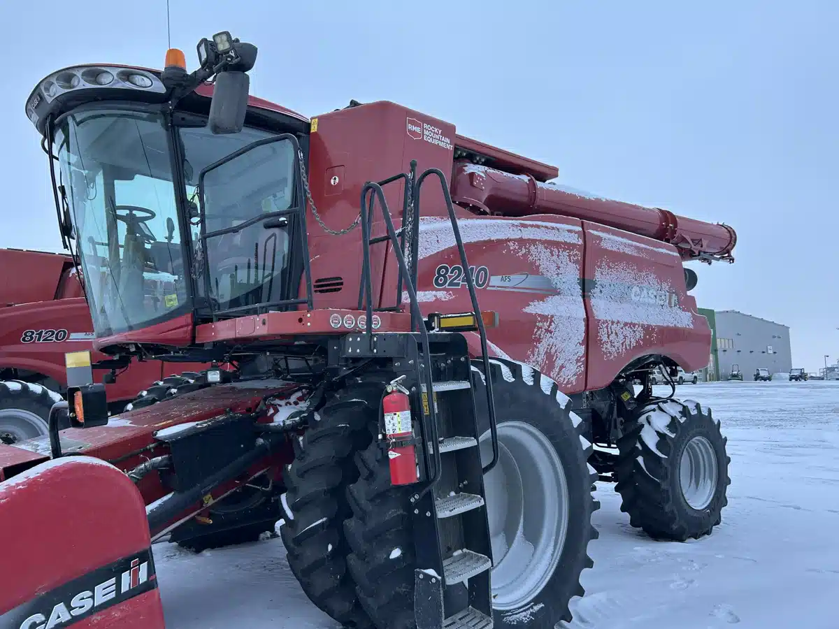 Used 2016 Case IH 8240 Combine