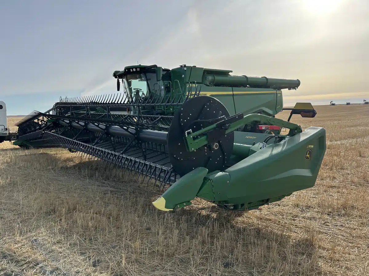 Gallery image 1 for 2023 John Deere HD50F Header - Flex