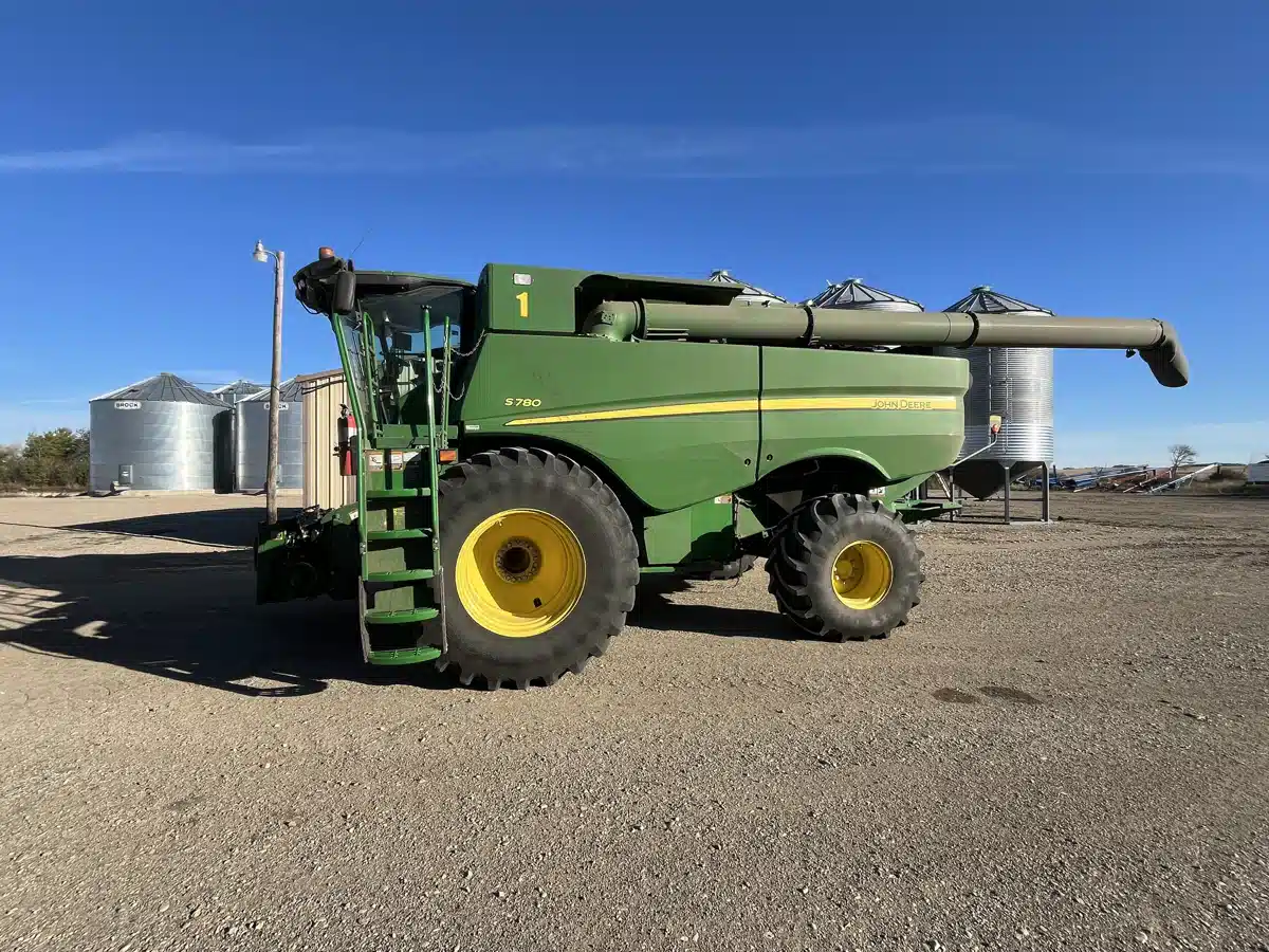 Gallery image 2 for 2020 John Deere S780 Combine