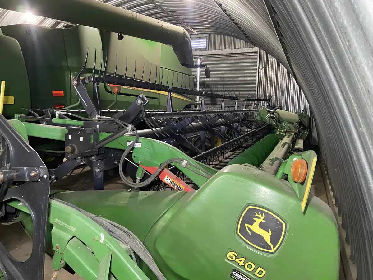 Gallery image 2 for 2015 John Deere 640D Harvester