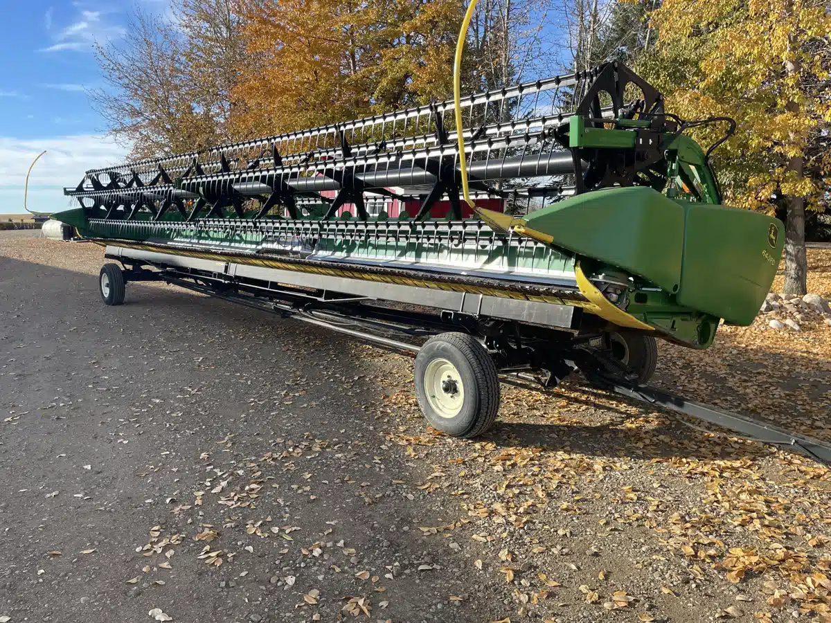 Gallery image 1 for Used 2014 John Deere 640FD Header - Draper