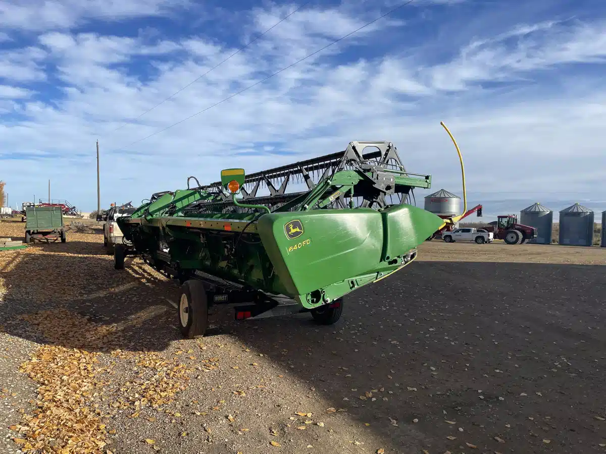 Gallery image 2 for Used 2014 John Deere 640FD Header - Draper