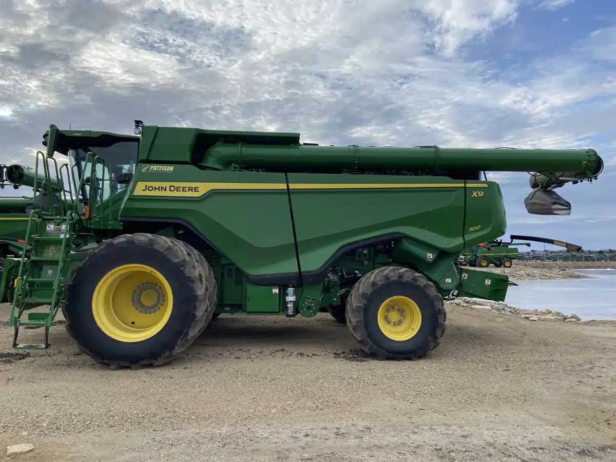 Gallery image 2 for Used 2023 John Deere X9 1100 Combine