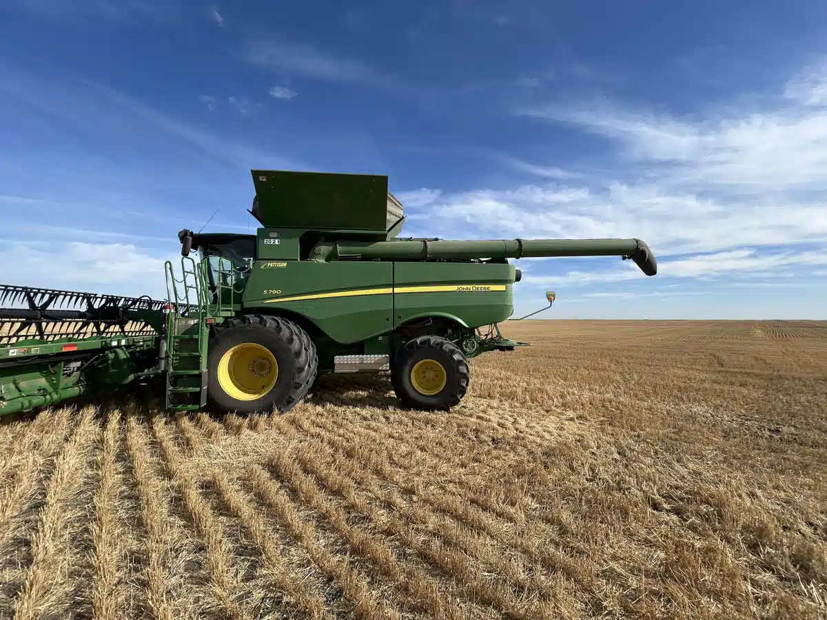 Gallery image 2 for Used 2021 John Deere S790 Combine