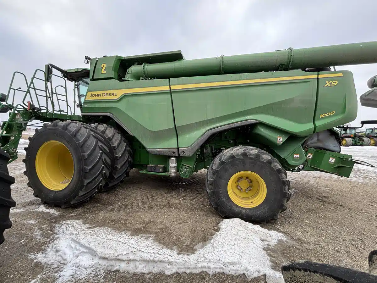 Gallery image 2 for Used 2023 John Deere X9 1000 Combine