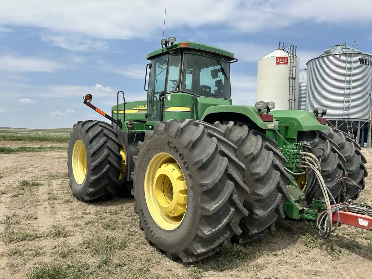 Gallery image 2 for Used 2005 John Deere 9320 Tractor