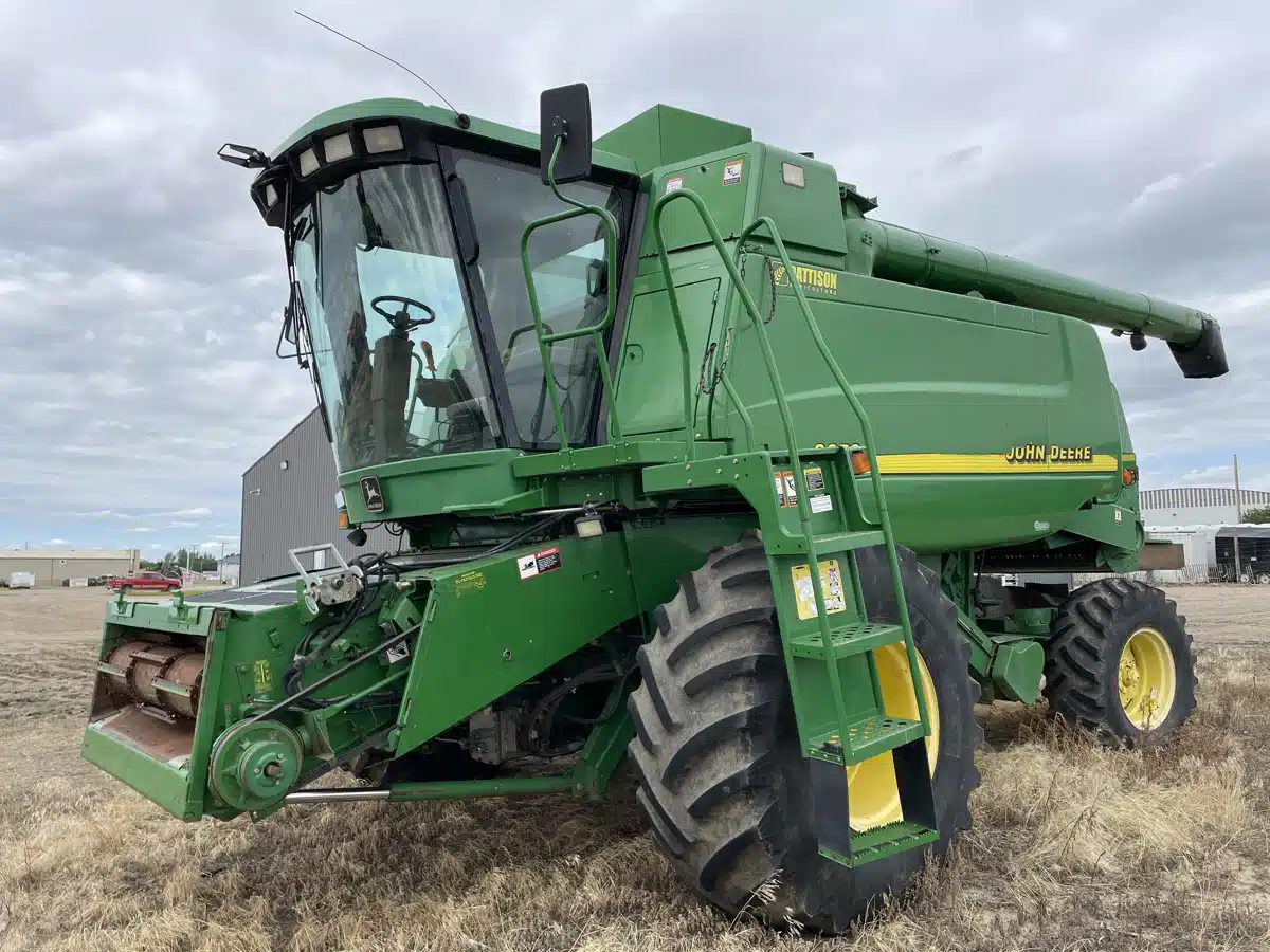 Gallery image 1 for Used 2000 John Deere 9650 Combine